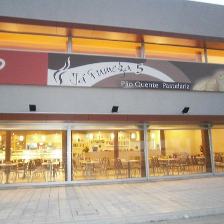 Espacoso T3 Com Terraco & Churrasqueira Campo  Luaran gambar