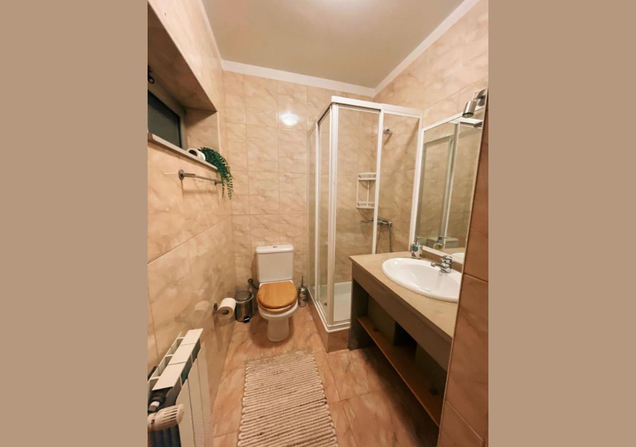 Espacoso T3 Com Terraco & Churrasqueira Campo  Luaran gambar
